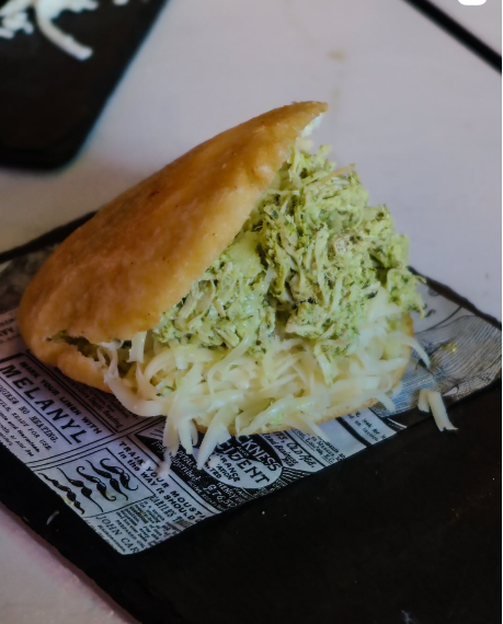 AREPA REINA PEPIADA